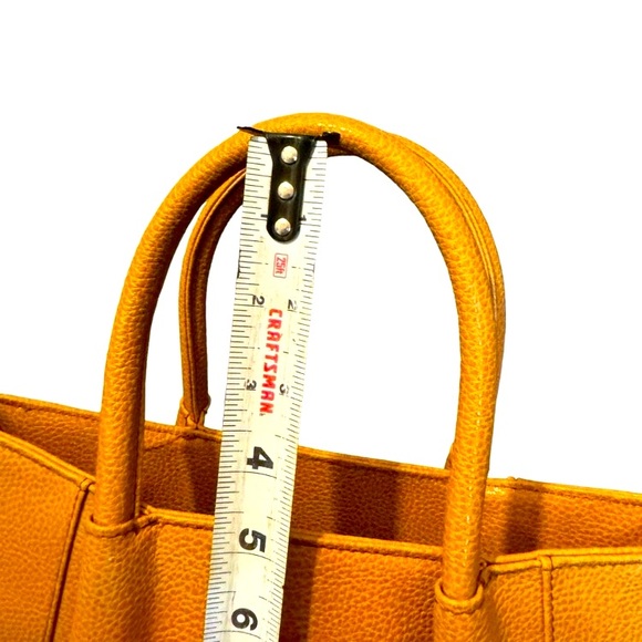 Tod’s brown camel colored leather handbag beautiful lining - Picture 12 of 12